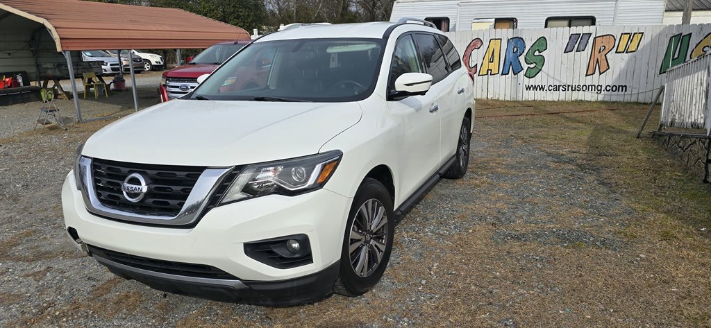 2019 Nissan Pathfinder SL 2WD's photo